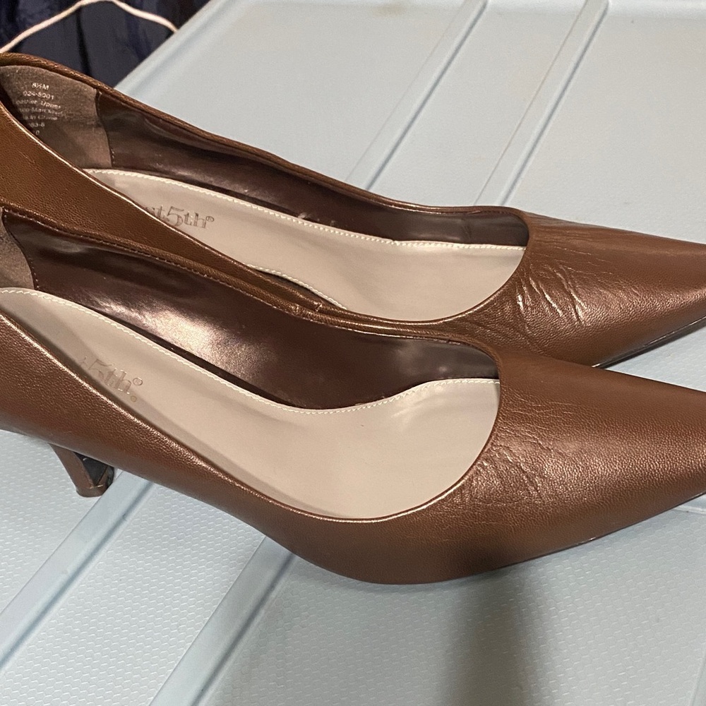 Elegant Dark Brown Women's East 5th Leather 8.5M Heels WeddingGuest